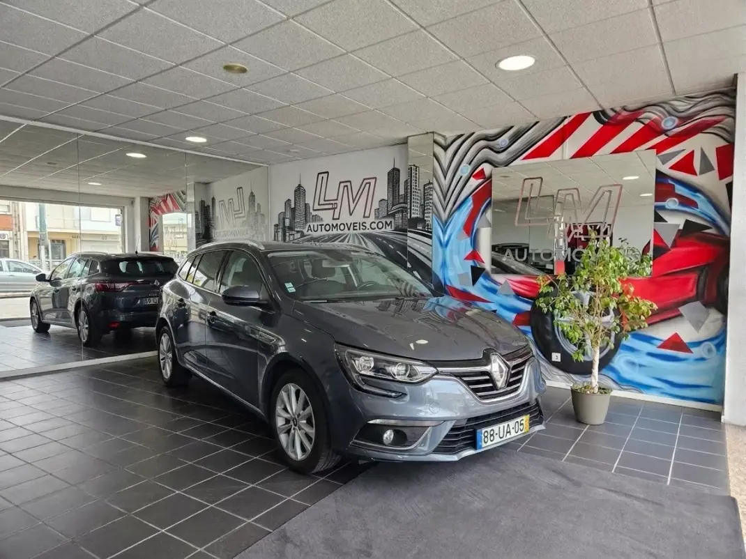 Renault Mégane Sport Tourer 2017 - 12750 EUR, 135000 km - AUTO.MOTO.pt - 135000km - foto 1 de 3