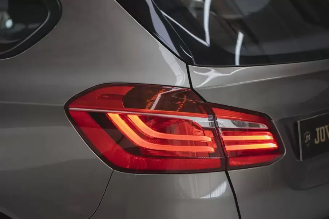 BMW 216 Active Tourer 2015 - 12750 EUR, 196513 km - AUTO.MOTO.pt - 196513km - foto 38 de 43