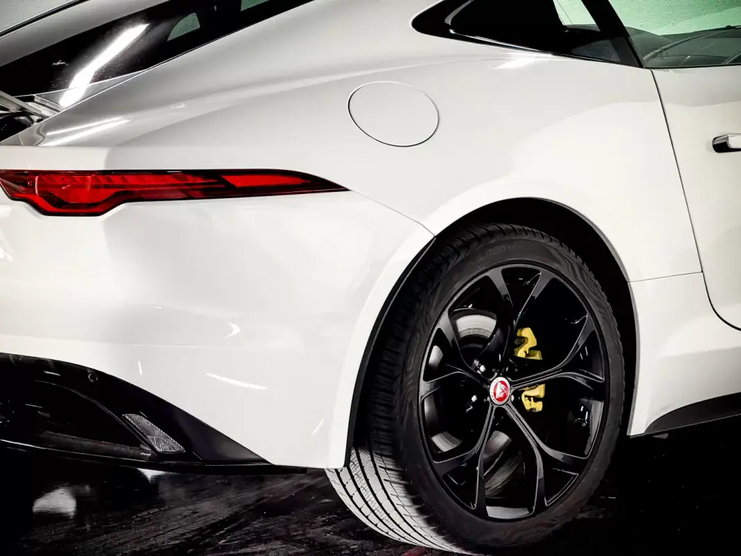 Jaguar F-Type 2020 - 52500 EUR, 77800 km - AUTO.MOTO.pt - 77800km - foto 24 de 27