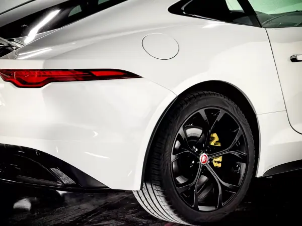 Jaguar F-Type 2020 - 52500 EUR, 77800 km - AUTO.MOTO.pt - 77800km - foto 24 de 27