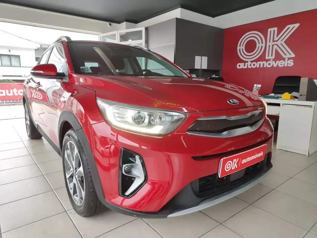 Kia Stonic 2021 - 14950 EUR, 29990 km - AUTO.MOTO.pt - 29990km - foto 1 de 33