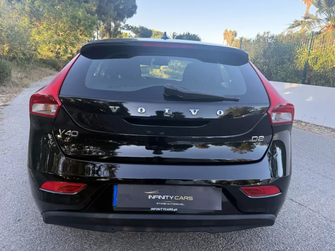 Volvo V40 2017 - 13999 EUR, 80000 km - AUTO.MOTO.pt - 80000km - foto 5 de 13