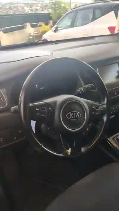 Kia Carens 2019 - 10000 EUR, 265000 km - AUTO.MOTO.pt - 265000km - foto 9 de 10