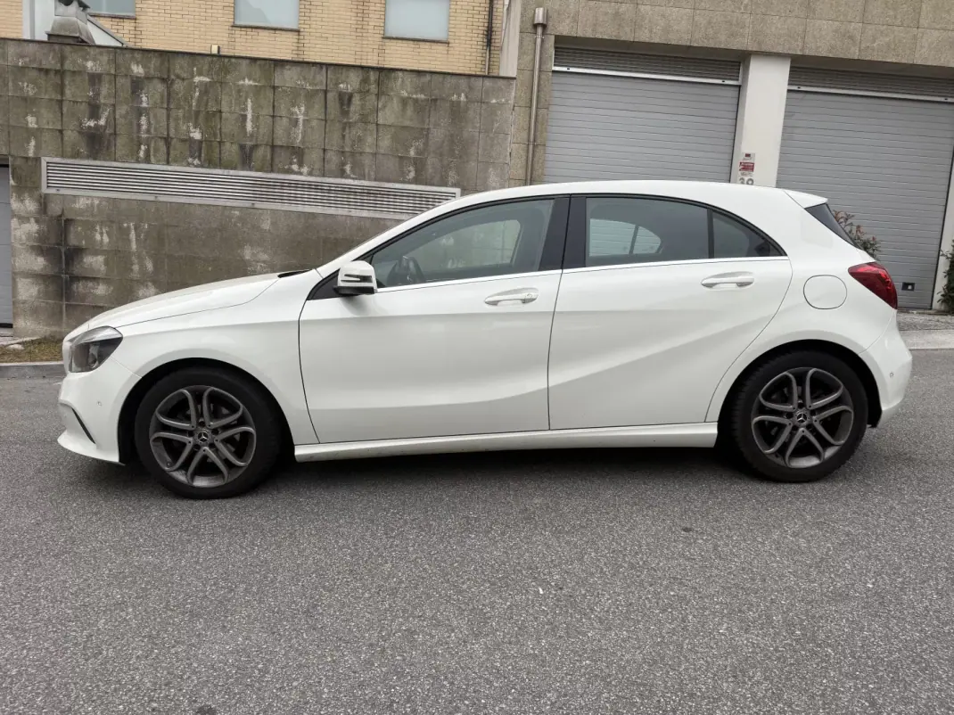 Mercedes-Benz A 160 2018 - 14950 EUR, 175000 km - 175000km - foto 9 de 15