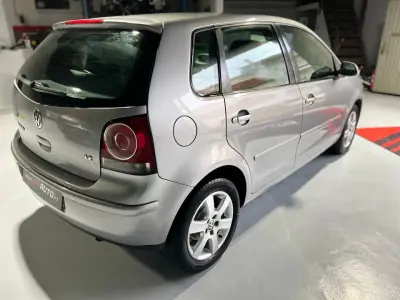 Volkswagen Polo 2009 - 6000 EUR, 189000 km - AUTO.MOTO.pt - 189000km - foto 5 de 21