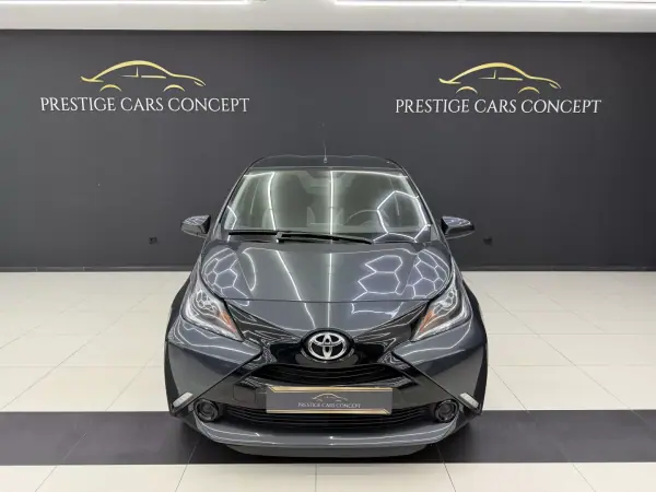 Toyota Aygo 2018 - 10450 EUR, 62569 km - AUTO.MOTO.pt - 62569km - foto 8 de 35