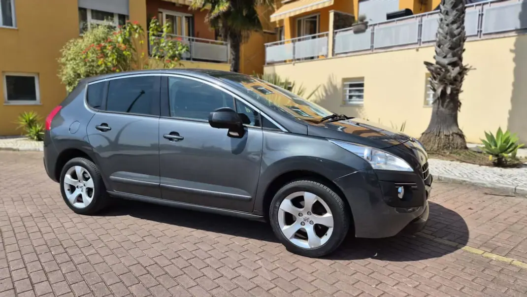 Peugeot 3008 2012 - 9480 EUR, 170000 km - AUTO.MOTO.pt - 170000km - foto 7 de 15