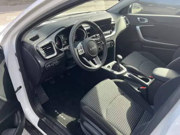 Kia XCeed 2025 - 22500 EUR, 3500 km - AUTO.MOTO.pt - 3500km - foto 7 de 21