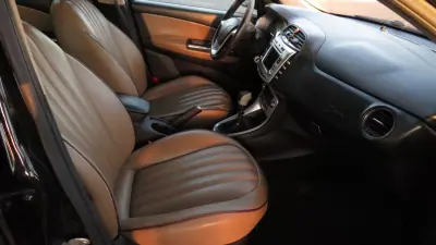 Lancia Delta 2009 - 8800 EUR, 166000 km - 166000km - foto 6 de 10