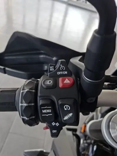 BMW F 900 R 2024 - 9750 EUR, 6500 km - AUTO.MOTO.pt - 6500km - foto 17 de 17