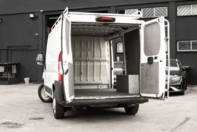 Peugeot Boxer 2021 - 17600 EUR, 158973 km - AUTO.MOTO.pt - 158973km - foto 11 de 22