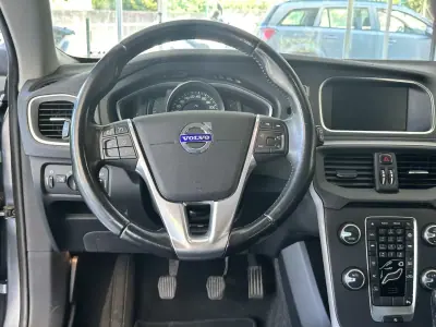 Volvo V40 2014 - 9840 EUR, 209700 km - 209700km - foto 11 de 23