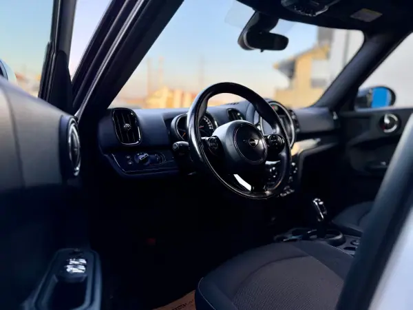 MINI Countryman 2019 - 24450 EUR, 79000 km - AUTO.MOTO.pt - 79000km - foto 12 de 31