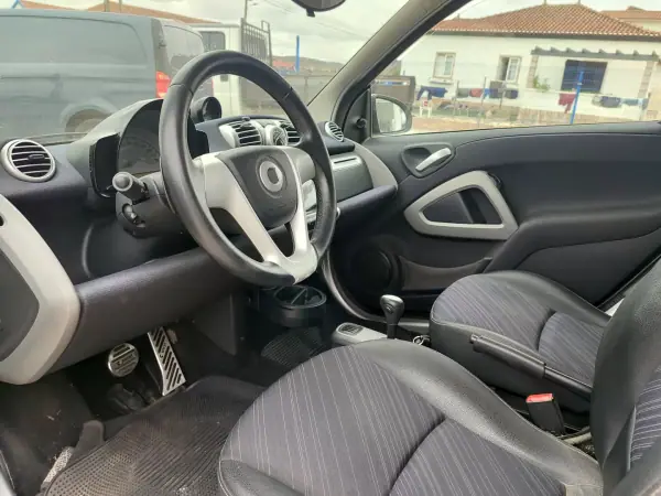 Smart ForTwo Coupé 2011 - 6900 EUR, 115000 km - 115000km - foto 12 de 23