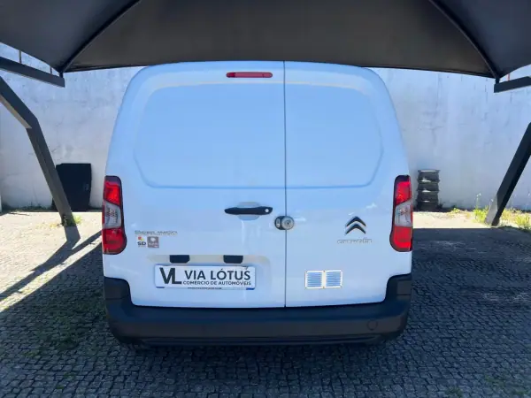 Citroën Berlingo 2023 - 15500 EUR, 24350 km - AUTO.MOTO.pt - 24350km - foto 4 de 9