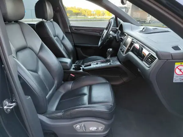 Porsche Macan 2014 - 38490 EUR, 168209 km - AUTO.MOTO.pt - 168209km - foto 30 de 37