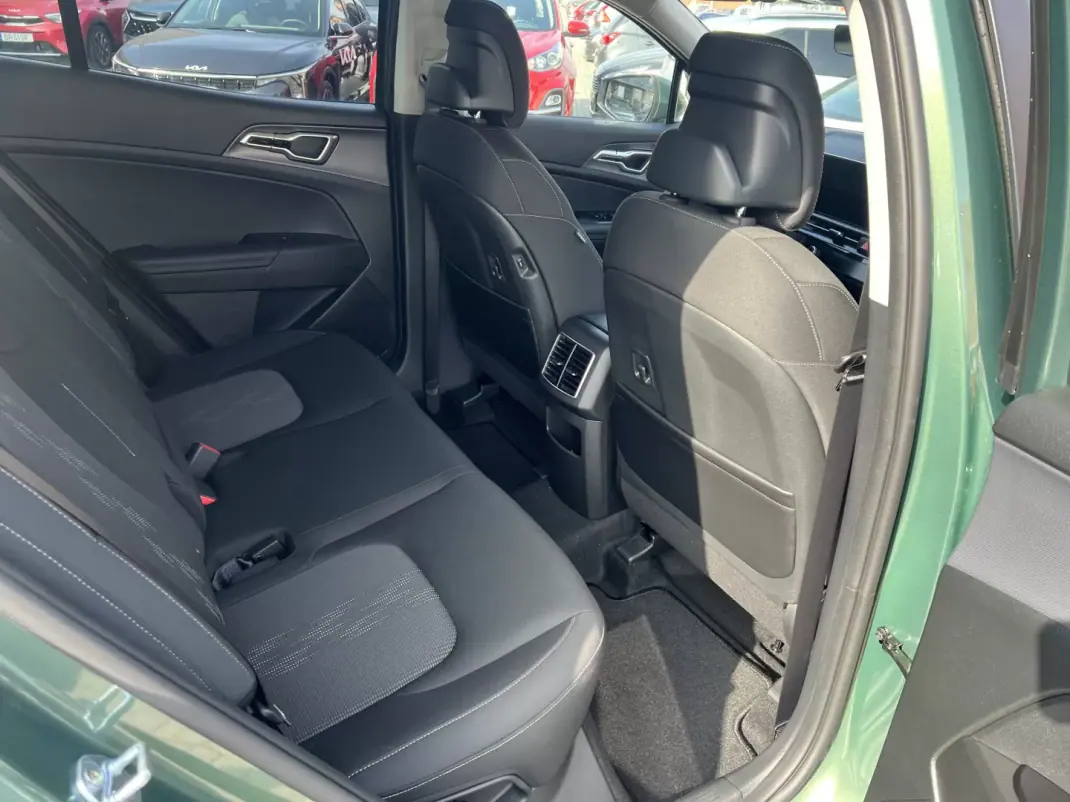 Kia Sportage 2026 - 34900 EUR, 20 km - AUTO.MOTO.pt - 20km - foto 10 de 19