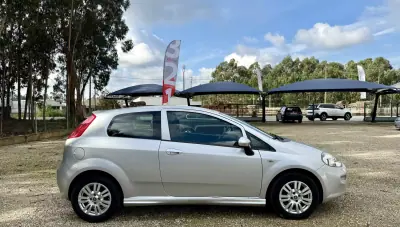 Fiat Punto 2015 - 9500 EUR, 170000 km - AUTO.MOTO.pt - 170000km - foto 7 de 34