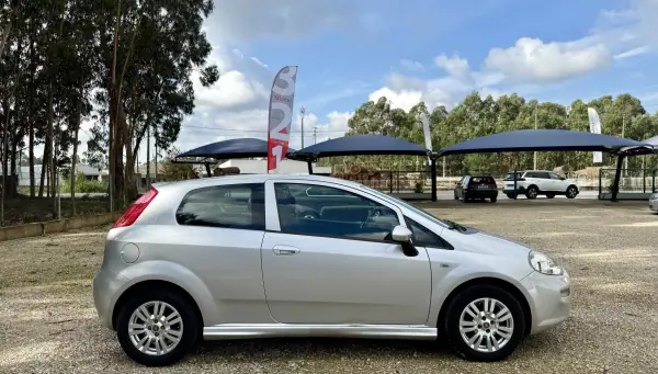 Fiat Punto 2015 - 9000 EUR, 170000 km - AUTO.MOTO.pt - 170000km - foto 7 de 34