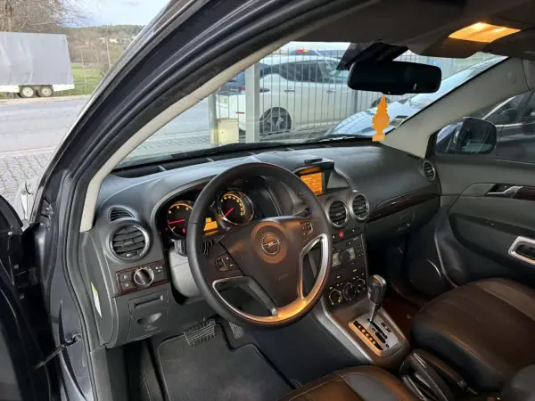 Opel Antara 2007 - 9700 EUR, 172390 km - AUTO.MOTO.pt - 172390km - foto 8 de 18