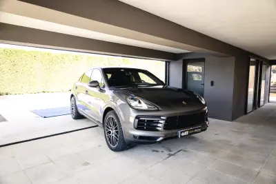 Porsche Cayenne Coupé 2019 - 62900 EUR, 253000 km - AUTO.MOTO.pt - 253000km - foto 11 de 40