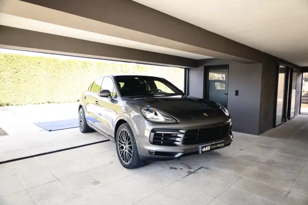Porsche Cayenne Coupé 2019 - 62900 EUR, 253000 km - AUTO.MOTO.pt - 253000km - foto 11 de 40