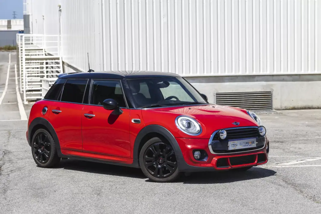MINI Cooper 2015 - 13500 EUR, 212063 km - AUTO.MOTO.pt - 212063km - foto 1 de 15