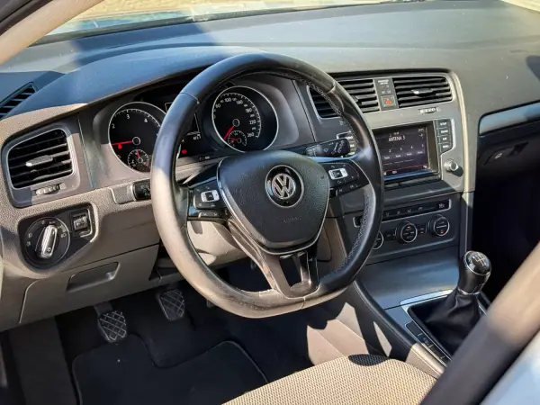 Volkswagen Golf 2013 - 13800 EUR, 155000 km - AUTO.MOTO.pt - 155000km - foto 5 de 12