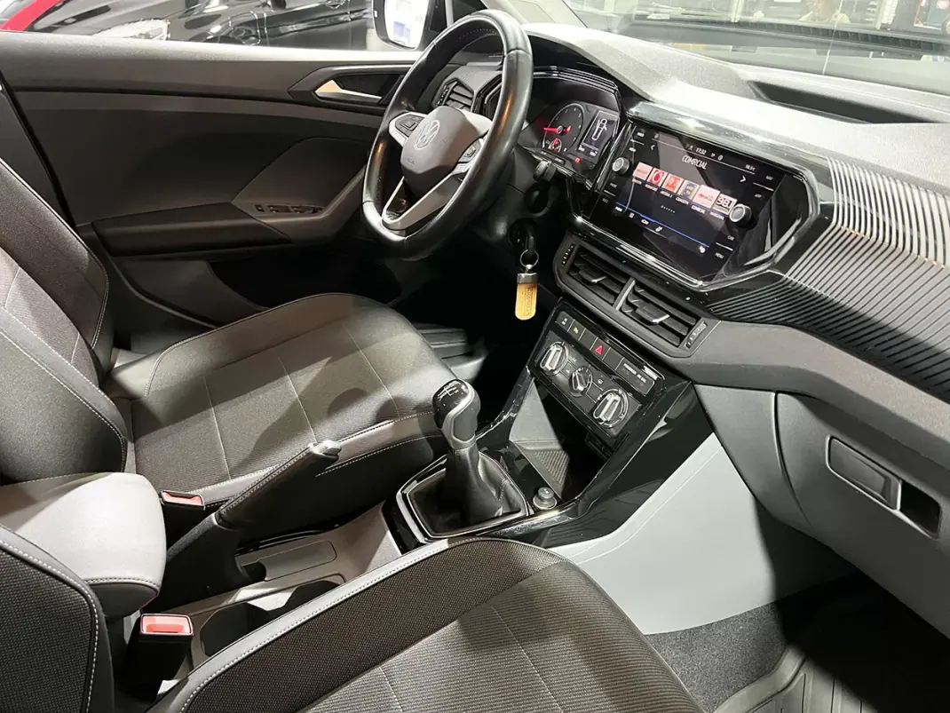 Volkswagen T-Cross 2021 - 17800 EUR, 37392 km - AUTO.MOTO.pt - 37392km - foto 15 de 21