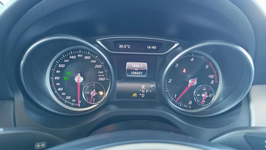 Mercedes-Benz CLA 220 2017 - 26900 EUR, 106416 km - AUTO.MOTO.pt - 106416km - foto 21 de 23