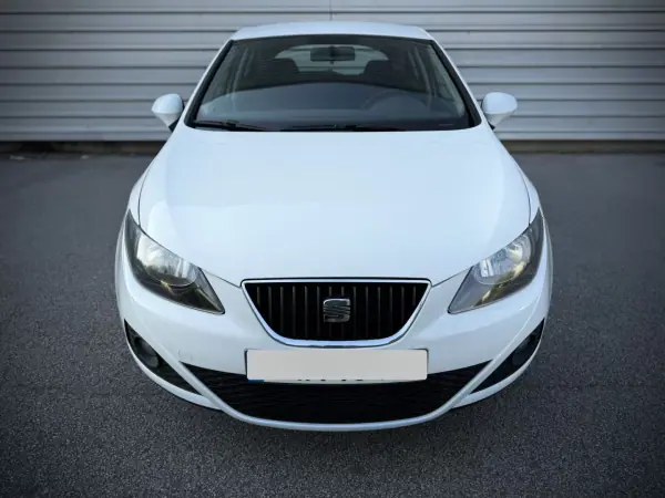 SEAT Ibiza 2011 - 5900 EUR, 204000 km - AUTO.MOTO.pt - 204000km - foto 11 de 20