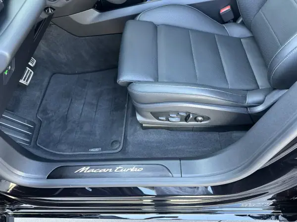 Porsche Macan 2025 - 127000 EUR, 12000 km - AUTO.MOTO.pt - 12000km - foto 48 de 80