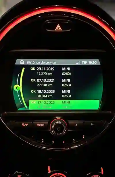 MINI Cooper 2018 - 18500 EUR, 48000 km - AUTO.MOTO.pt - 48000km - foto 27 de 28