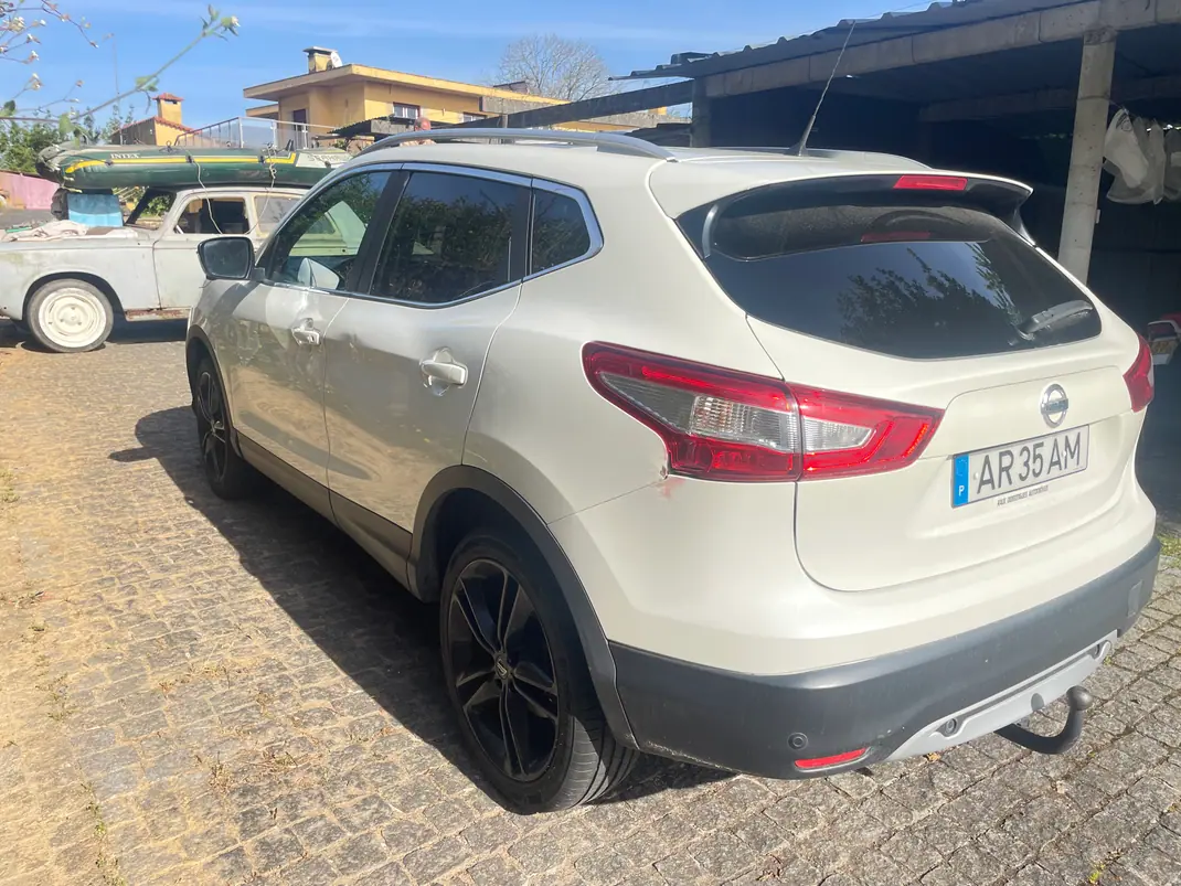 Nissan Qashqai 2017 - 13990 EUR, 216000 km - AUTO.MOTO.pt - 216000km - foto 2 de 8