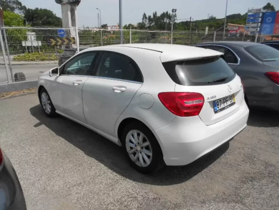 Mercedes-Benz A 180 2014 - 16900 EUR, 118688 km - AUTO.MOTO.pt - 118688km - foto 5 de 14