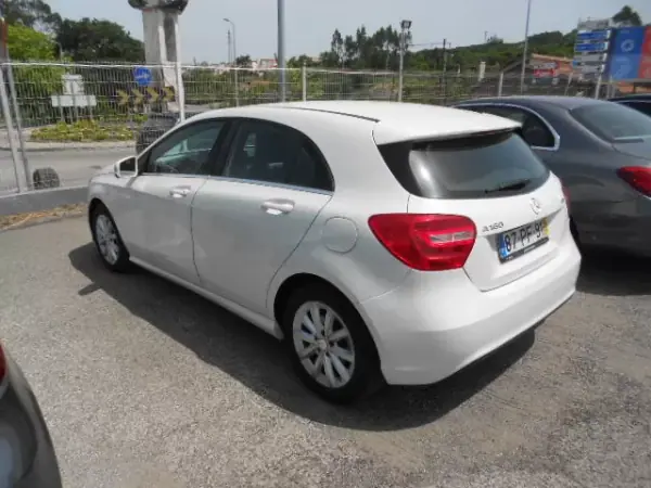 Mercedes-Benz A 180 2014 - 16900 EUR, 118688 km - AUTO.MOTO.pt - 118688km - foto 5 de 14
