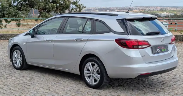 Opel Astra Sports Tourer 2018 - 6950 EUR, 251900 km - 251900km - foto 10 de 21