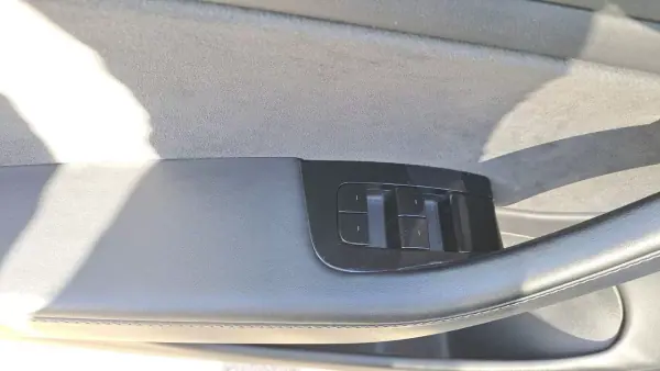 Tesla Model 3 2019 - 22500 EUR, 113000 km - AUTO.MOTO.pt - 113000km - foto 51 de 53