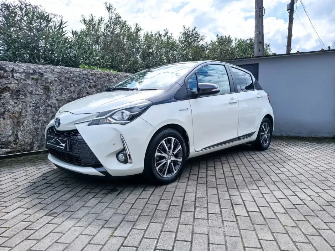 Toyota Yaris 2019 - 18750 EUR, 53000 km - AUTO.MOTO.pt - 53000km - foto 1 de 16