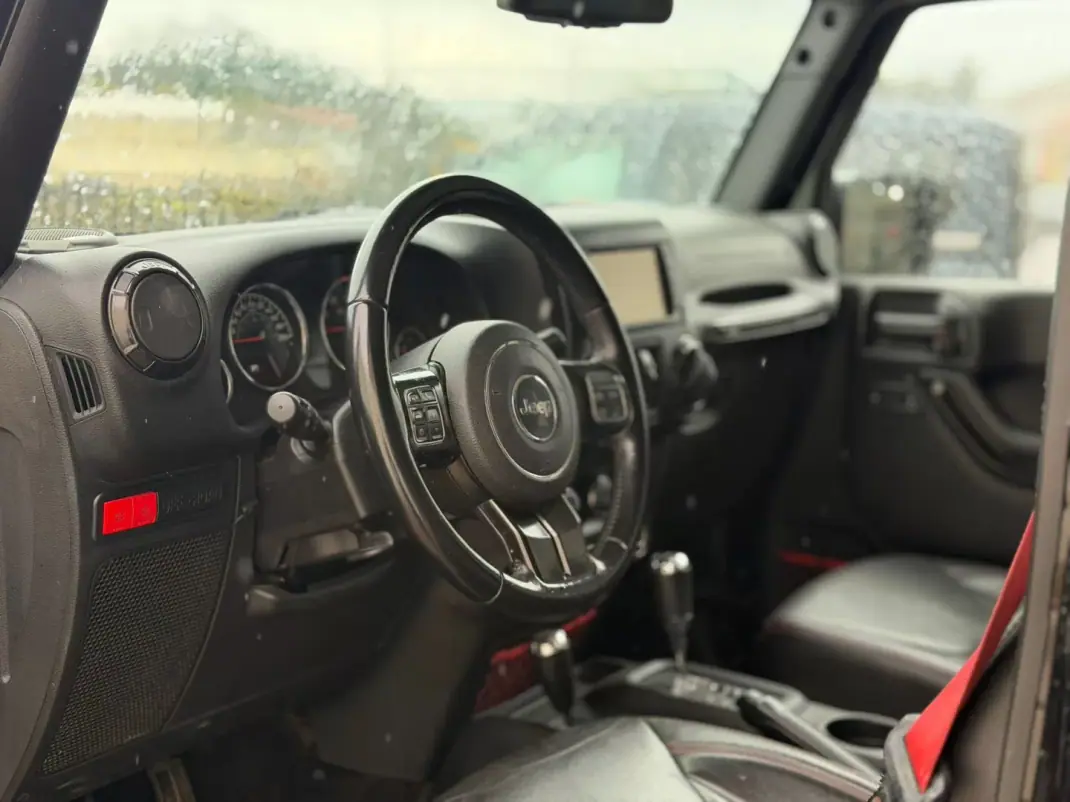 Jeep Wrangler Unlimited 2019 - 54000 EUR, 172045 km - AUTO.MOTO.pt - 172045km - foto 11 de 16