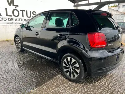 Volkswagen Polo 2014 - 8750 EUR, 147250 km - AUTO.MOTO.pt - 147250km - foto 5 de 12