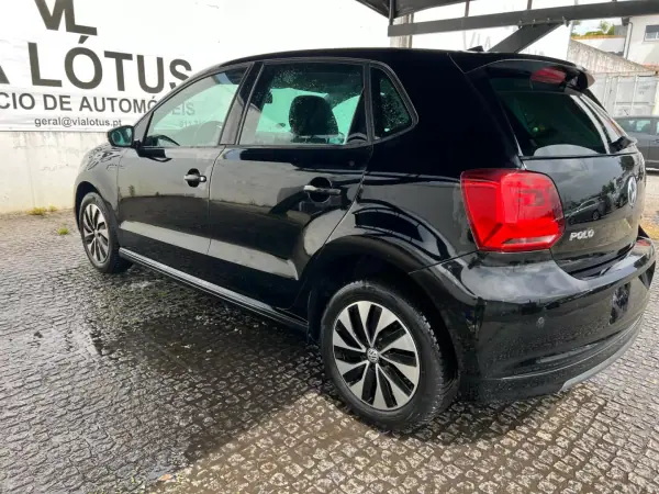 Volkswagen Polo 2014 - 8750 EUR, 147250 km - AUTO.MOTO.pt - 147250km - foto 5 de 12