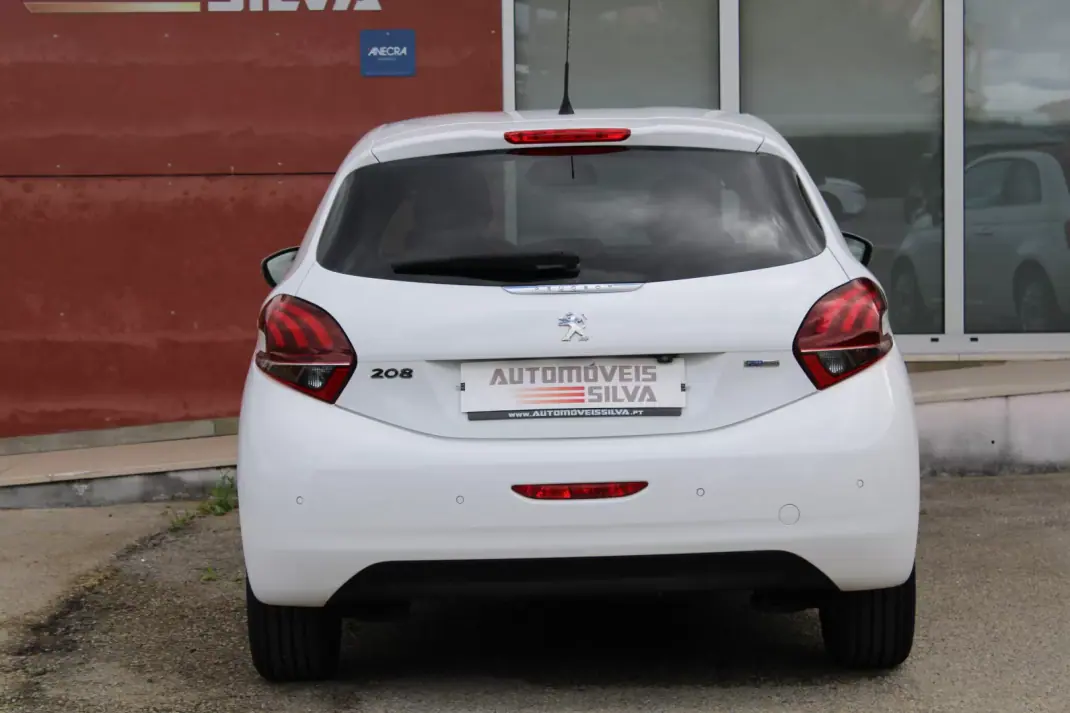 Peugeot 208 2016 - 8250 EUR, 137000 km - 137000km - foto 11 de 26