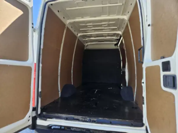 Iveco 2012 - 12750 EUR, 240000 km - AUTO.MOTO.pt - 240000km - foto 4 de 8