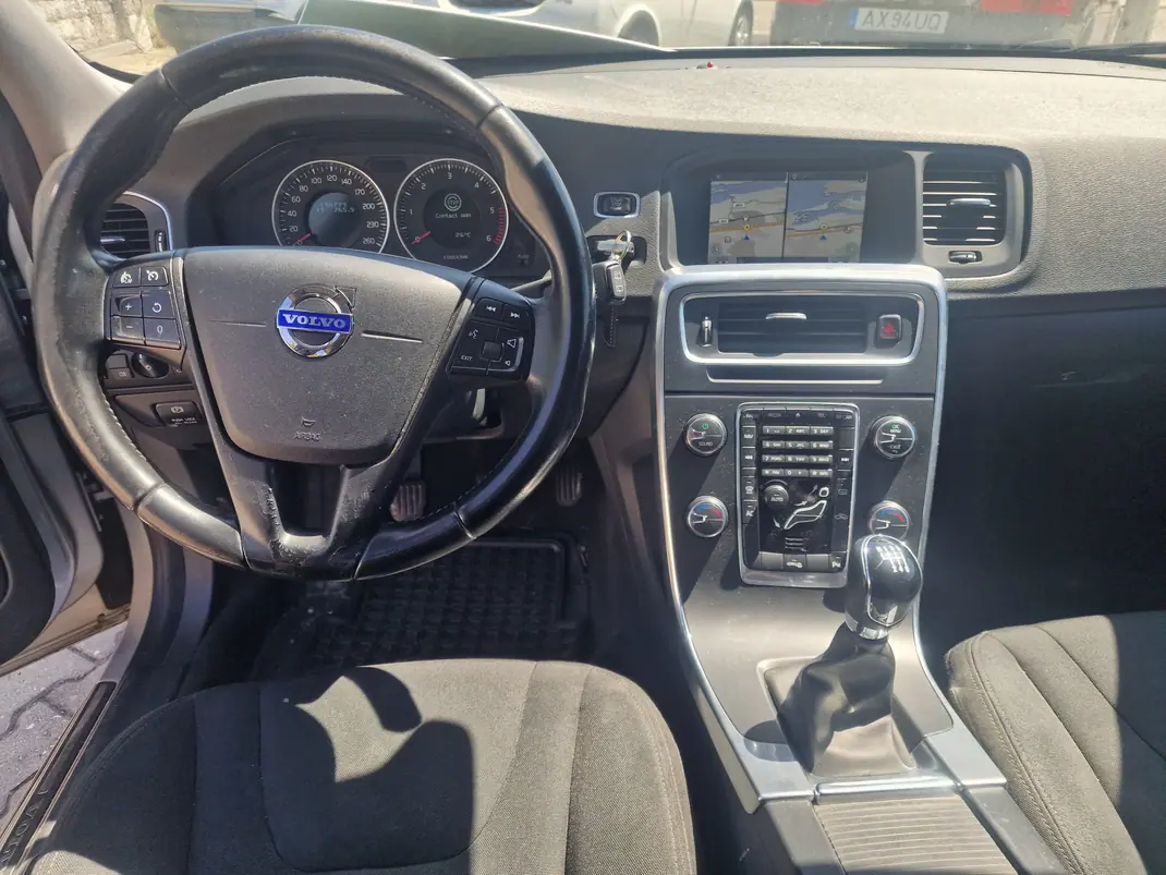 Volvo V60 2012 - 8950 EUR, 189000 km - 189000km - foto 8 de 13