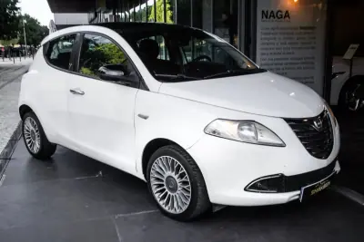 Lancia Ypsilon 2012 — foto 6 de 29