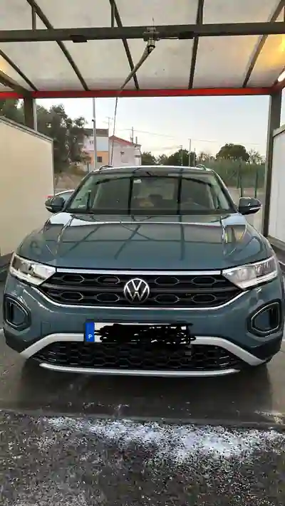 Volkswagen T-Roc 2023 — foto 2 de 13