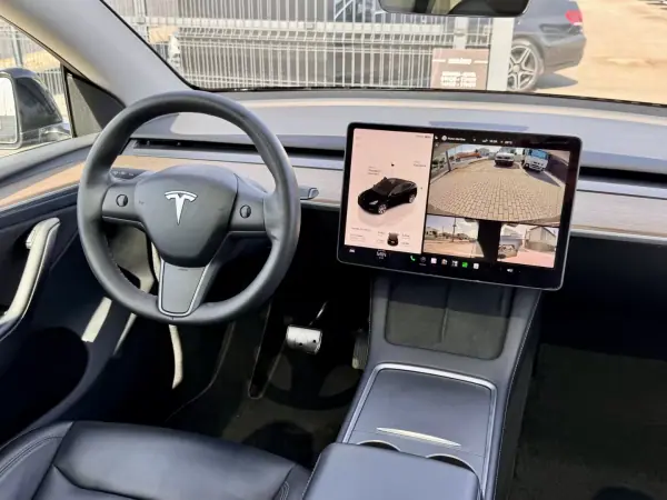 Tesla Model Y 2023 - 32990 EUR, 130000 km - 130000km - foto 10 de 18