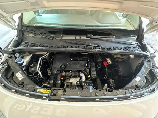 Peugeot Partner 2019 - 13900 EUR, 180422 km - AUTO.MOTO.pt - 180422km - foto 28 de 28