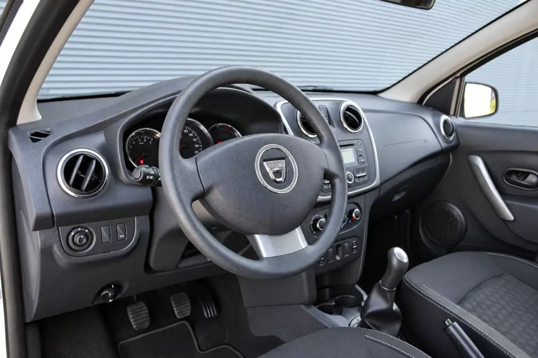 Dacia Sandero 2014 - 6990 EUR, 99876 km - 99876km - foto 11 de 25